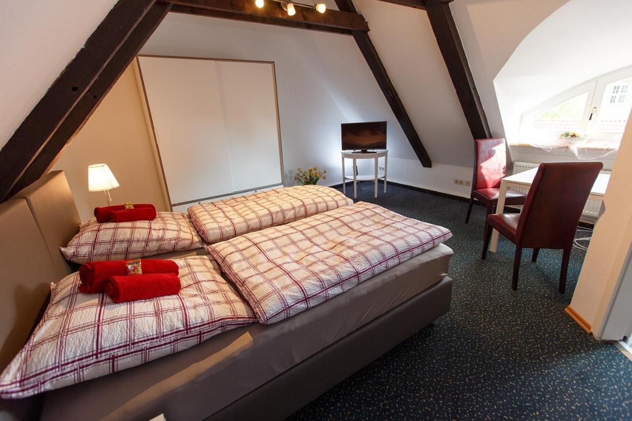 Pension Altes Burghotel Neustadt-Glewe Ngoại thất bức ảnh