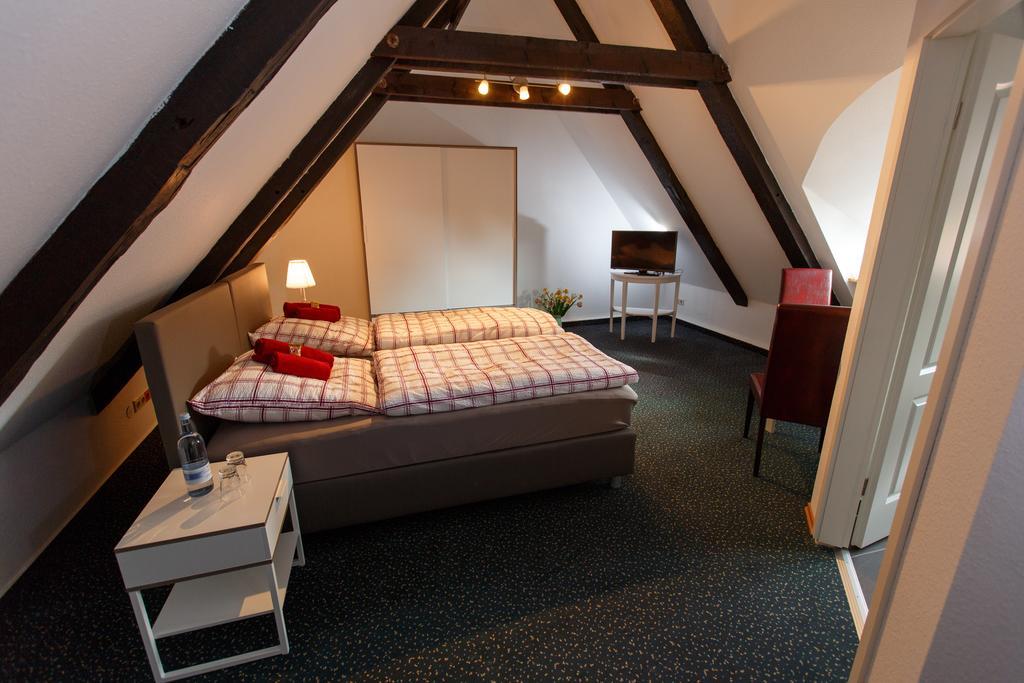 Pension Altes Burghotel Neustadt-Glewe Phòng bức ảnh