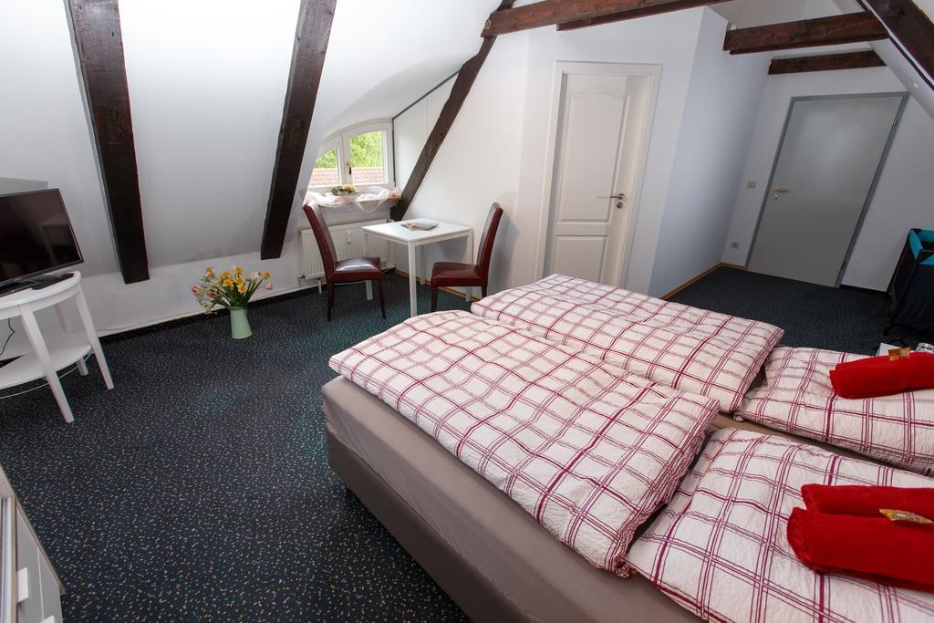 Pension Altes Burghotel Neustadt-Glewe Phòng bức ảnh